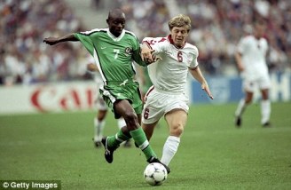 Nigerianos sofreram com problemas extra-campo e foram humilhados pela Dinamarca, nas oitavas de final. (FOTO: Getty Images)